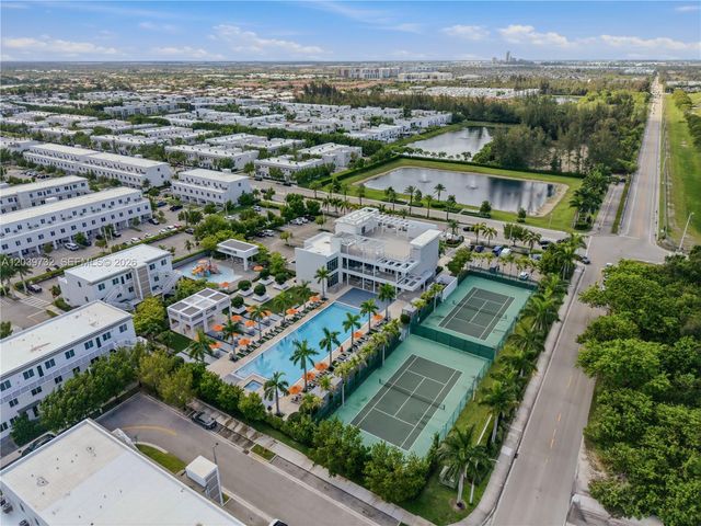 10260 NW 63rd Ter 203, Miami, FL 33178