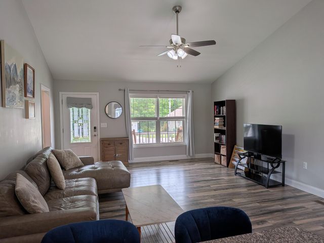 161 Panther Valley Road, Crossville, TN 38555