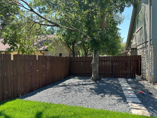 1808 Sylvia LN, Round Rock, TX 78681