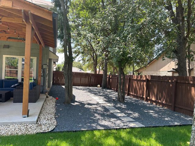 1808 Sylvia LN, Round Rock, TX 78681