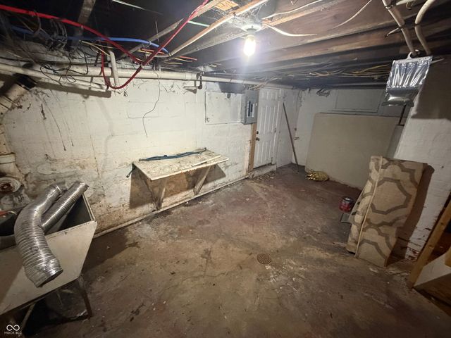 1157 W 32nd Street, Indianapolis, IN 46208