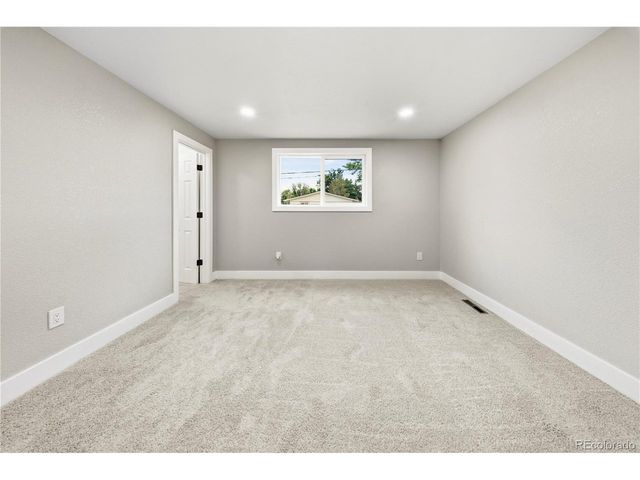 963 E 7th Ave, Broomfield, CO 80020