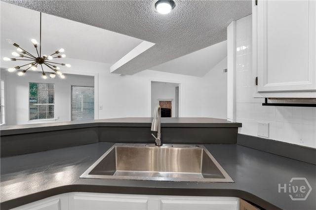 6 English Saddle Court, Savannah, GA 31406