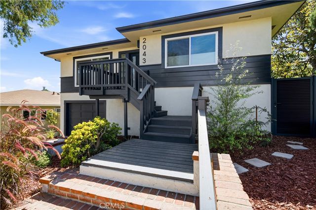 2043 Raymond, Signal Hill, CA 90755