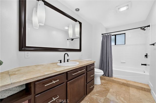 2043 Raymond, Signal Hill, CA 90755