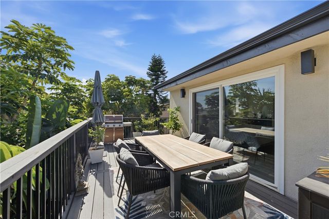 2043 Raymond, Signal Hill, CA 90755