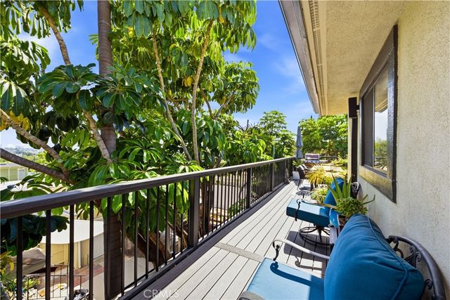 2043 Raymond, Signal Hill, CA 90755
