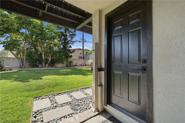 2043 Raymond, Signal Hill, CA 90755