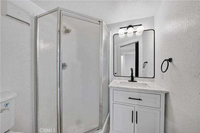 2043 Raymond, Signal Hill, CA 90755
