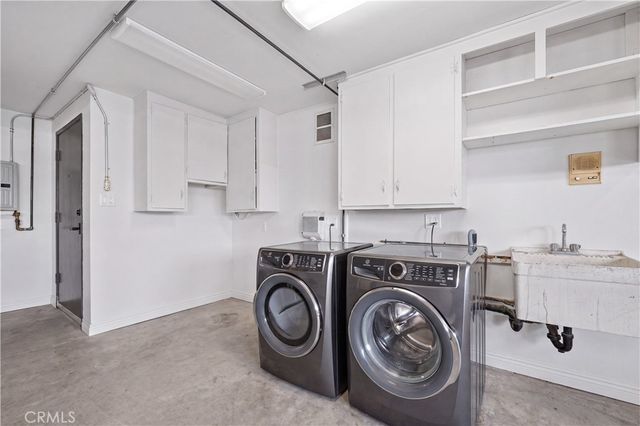 2043 Raymond, Signal Hill, CA 90755