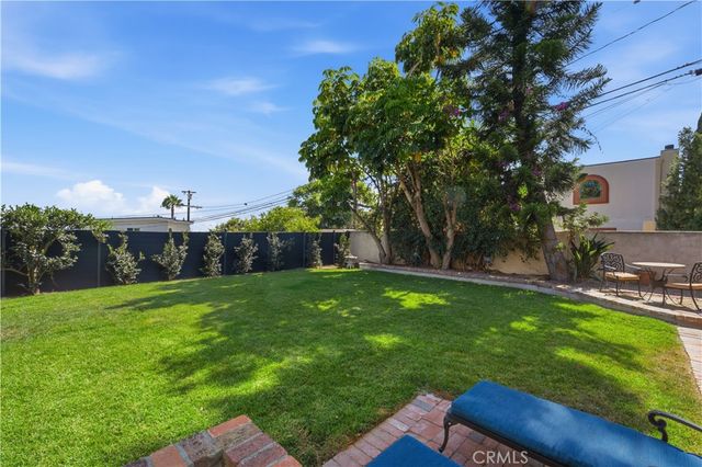 2043 Raymond, Signal Hill, CA 90755