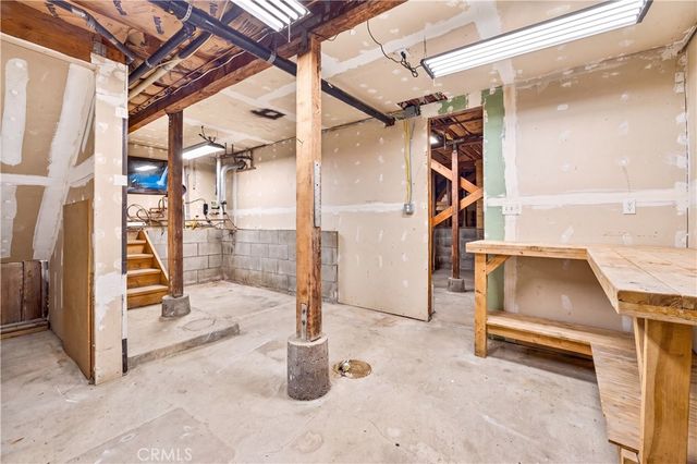 2043 Raymond, Signal Hill, CA 90755