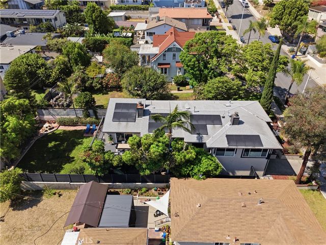 2043 Raymond, Signal Hill, CA 90755