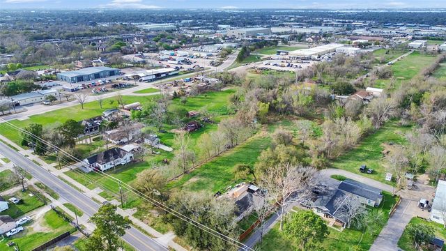 5227 Pine Avenue, Pasadena, TX 77503