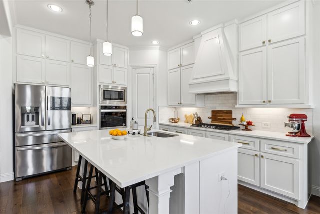 1014 Ember Crest Drive, Rockwall, TX 75087