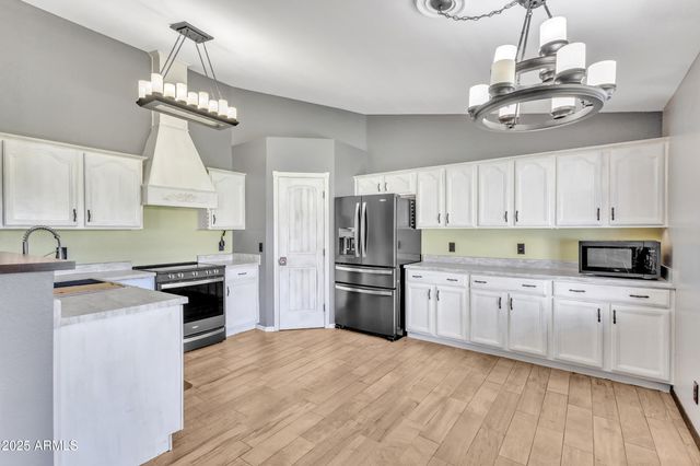 8049 E DES MOINES Street, Mesa, AZ 85207