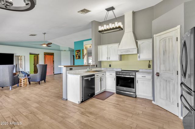 8049 E DES MOINES Street, Mesa, AZ 85207