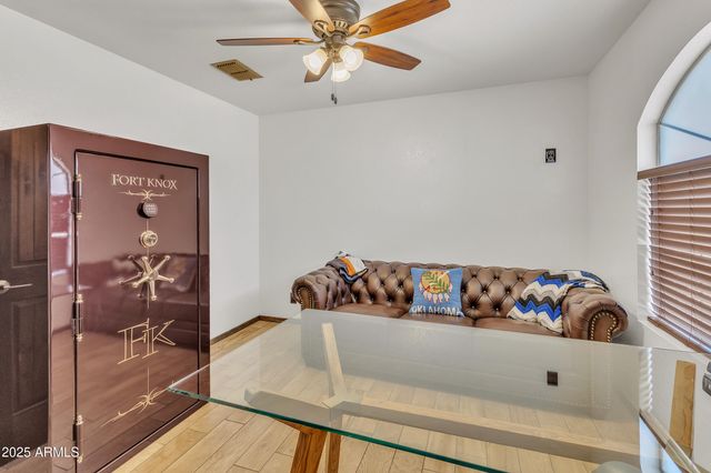 8049 E DES MOINES Street, Mesa, AZ 85207