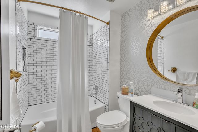 8049 E DES MOINES Street, Mesa, AZ 85207