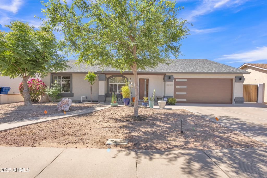 8049 E DES MOINES Street, Mesa, AZ 85207