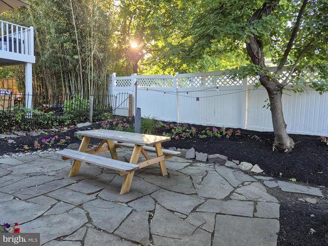 7 SERGEANT ST, Princeton, NJ 08540