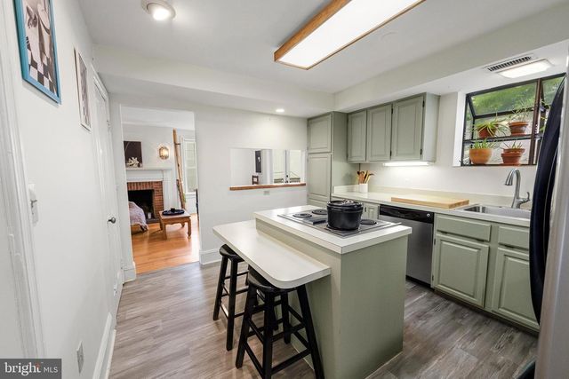 7 SERGEANT ST, Princeton, NJ 08540