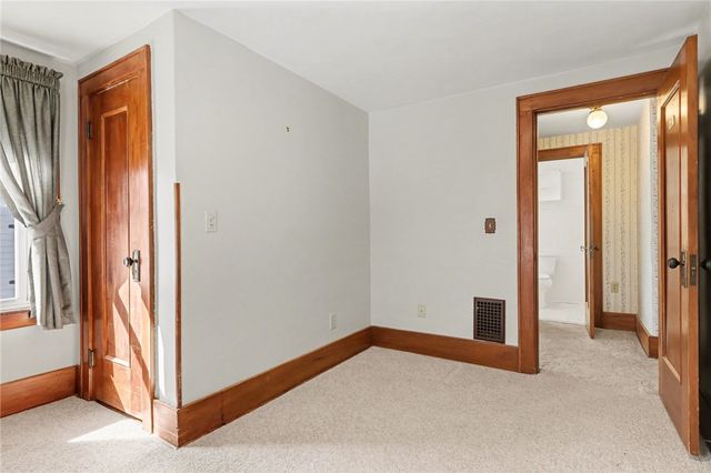 35 Hathaway Road, Irondequoit, NY 14617