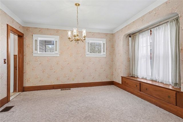 35 Hathaway Road, Irondequoit, NY 14617