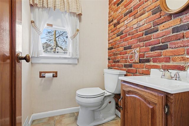 35 Hathaway Road, Irondequoit, NY 14617