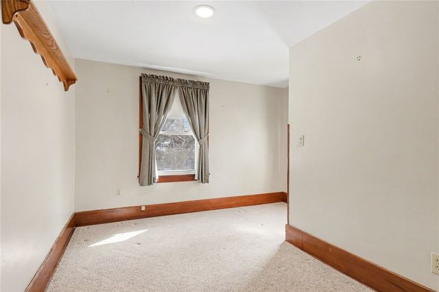 35 Hathaway Road, Irondequoit, NY 14617