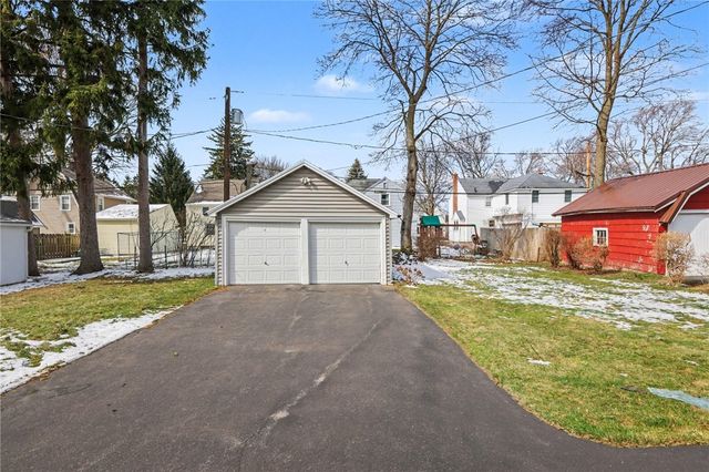 35 Hathaway Road, Irondequoit, NY 14617