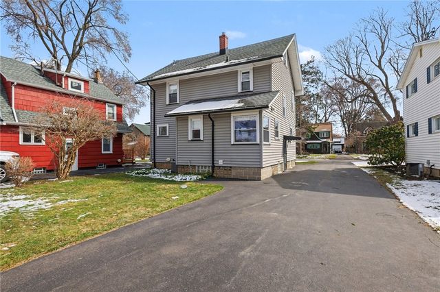 35 Hathaway Road, Irondequoit, NY 14617