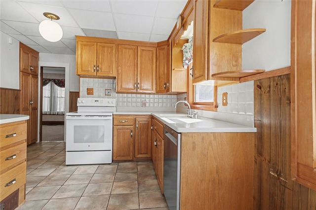 35 Hathaway Road, Irondequoit, NY 14617