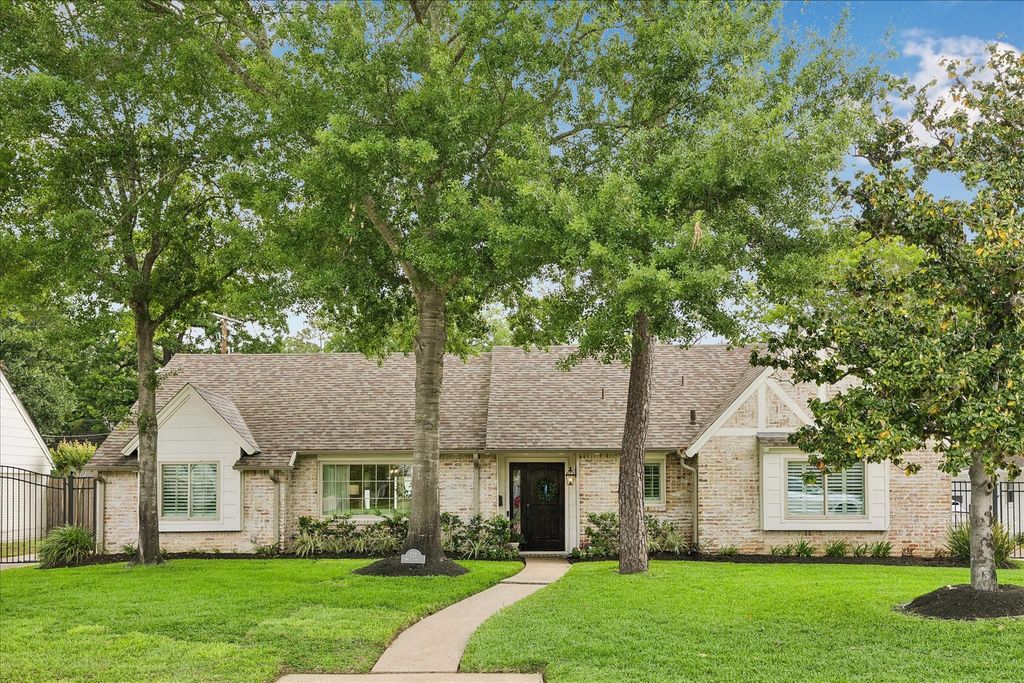 722 W Forest Drive, Houston, TX 77079