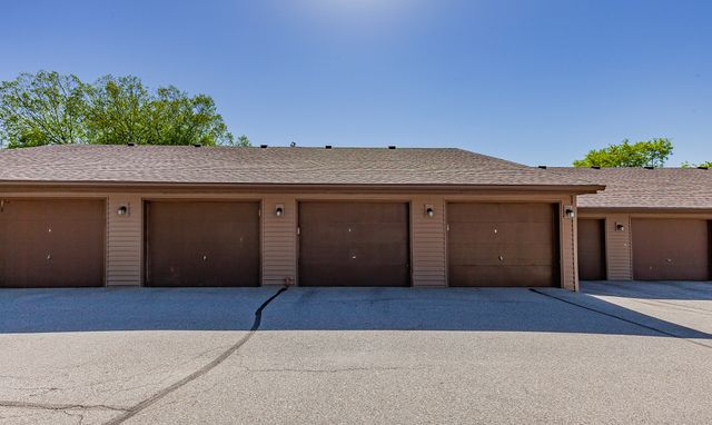 2343 Glenwood Drive 50, Des Moines, IA 50321
