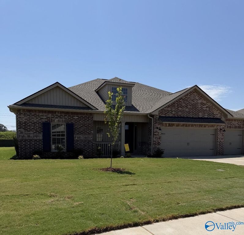 22636 Donahue Drive, Athens, AL 35613