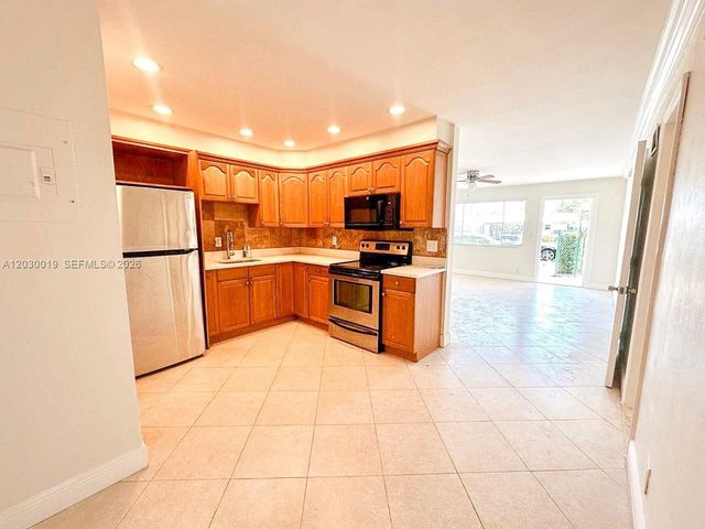 2175 NE 56th Street 110, Fort Lauderdale, FL 33308