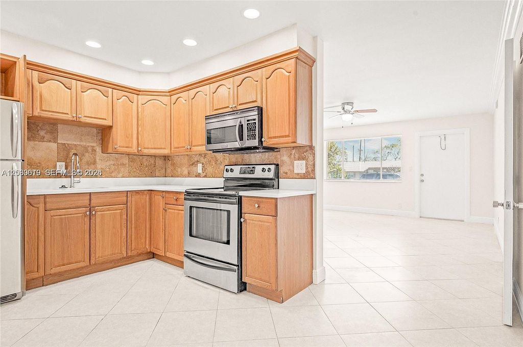 2175 NE 56th Street 110, Fort Lauderdale, FL 33308