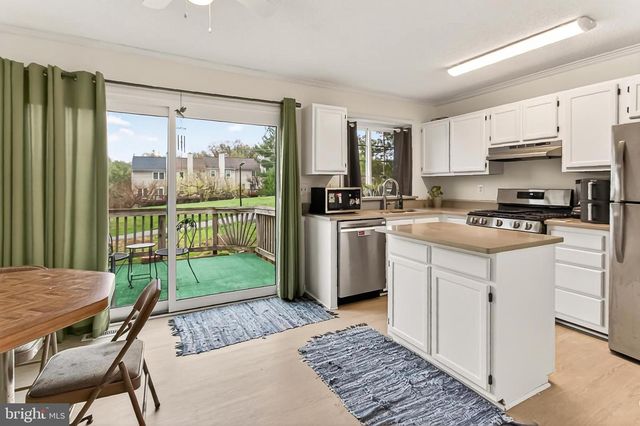 6523 OLD CARRIAGE LN, Alexandria, VA 22315