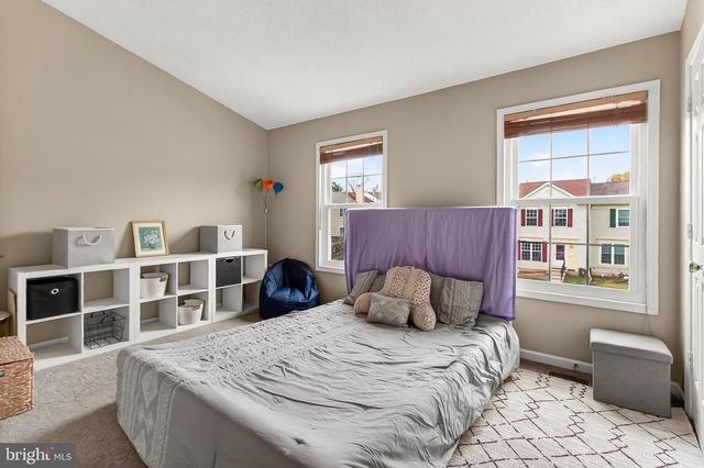 6523 OLD CARRIAGE LN, Alexandria, VA 22315