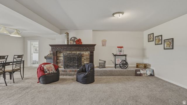 2025 E DIMPLE DELL RD, Sandy, UT 84092