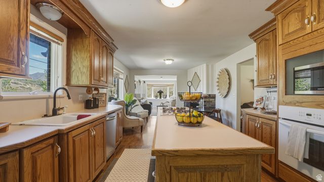 2025 E DIMPLE DELL RD, Sandy, UT 84092