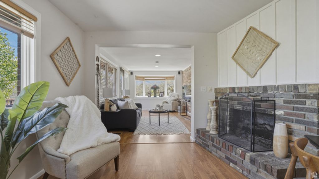 Image 11 of property listing at 2025 E DIMPLE DELL RD, Sandy, UT 84092
