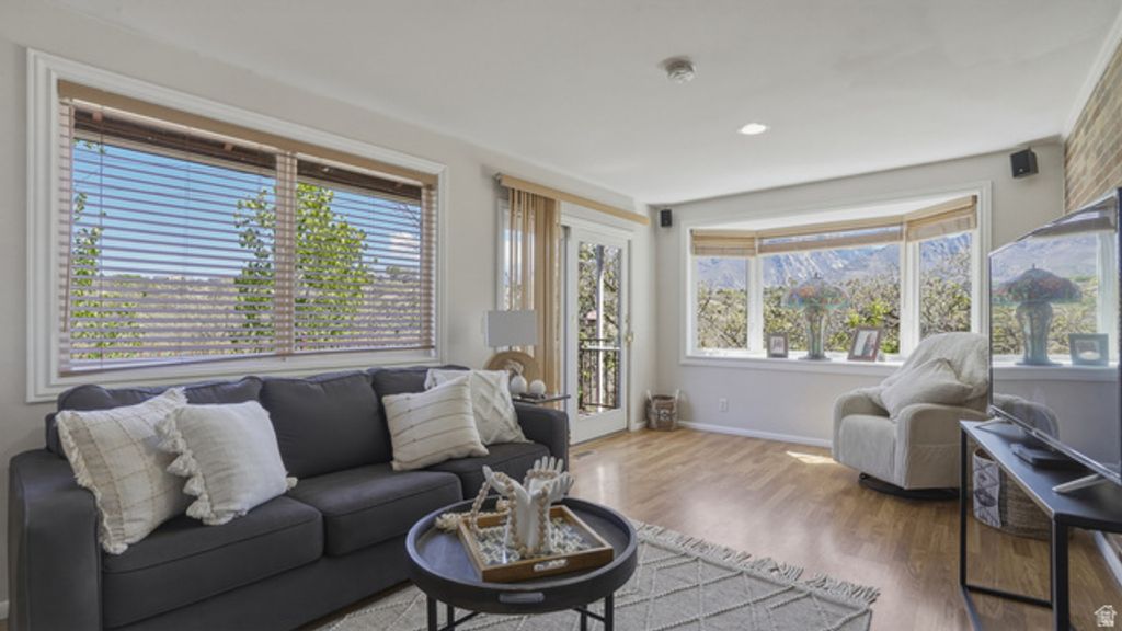 Image 13 of property listing at 2025 E DIMPLE DELL RD, Sandy, UT 84092