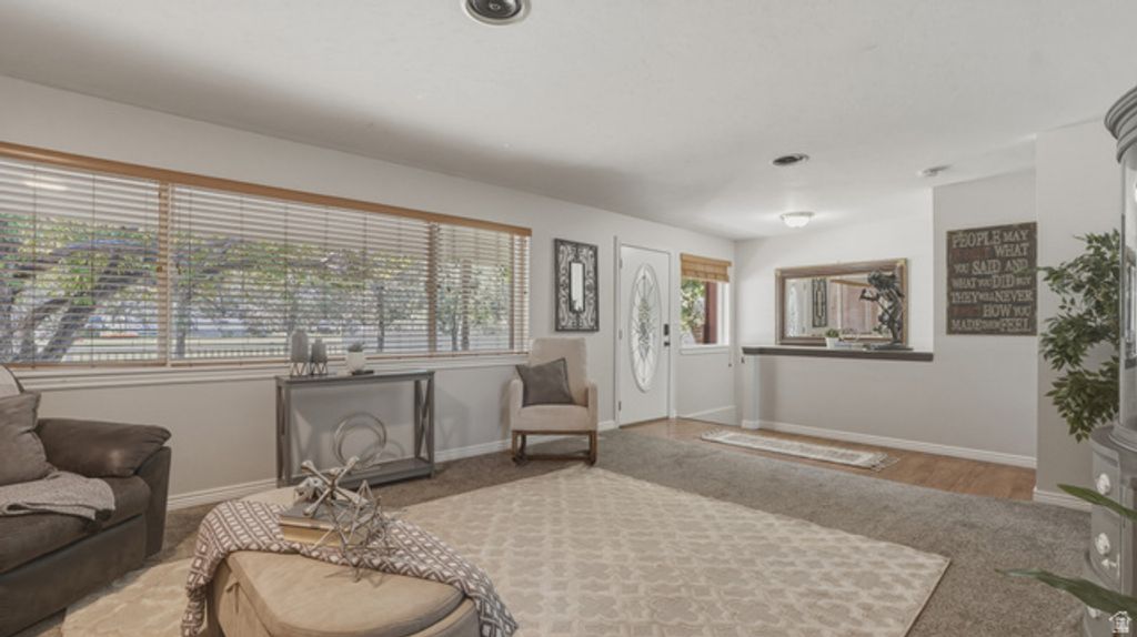 Image 14 of property listing at 2025 E DIMPLE DELL RD, Sandy, UT 84092