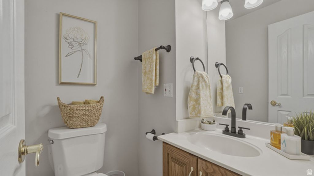 Image 15 of property listing at 2025 E DIMPLE DELL RD, Sandy, UT 84092