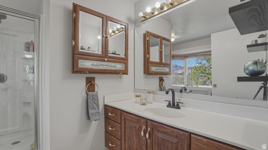 Image 21 of property listing at 2025 E DIMPLE DELL RD, Sandy, UT 84092