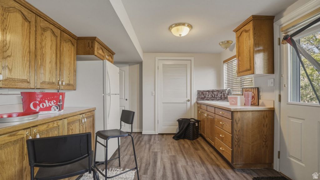 Image 29 of property listing at 2025 E DIMPLE DELL RD, Sandy, UT 84092