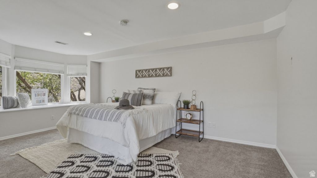 Image 31 of property listing at 2025 E DIMPLE DELL RD, Sandy, UT 84092
