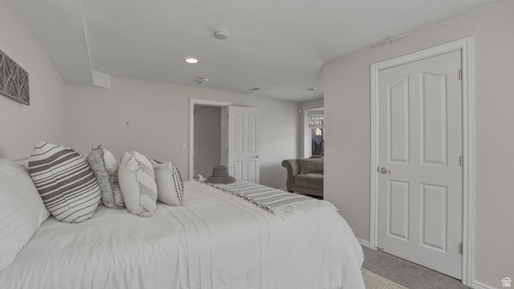 Image 33 of property listing at 2025 E DIMPLE DELL RD, Sandy, UT 84092